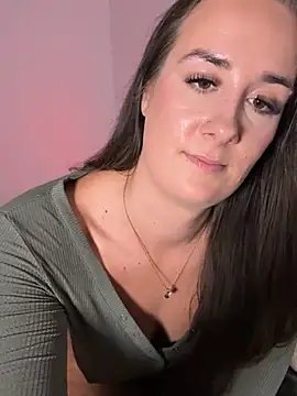 EllaMae live sex cam