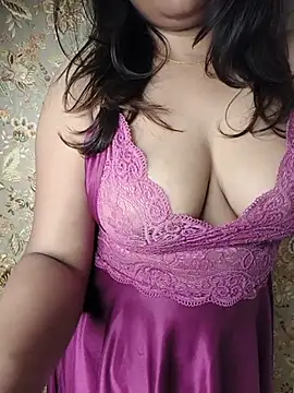 SugarNdBrowniee live cam on StripChat
