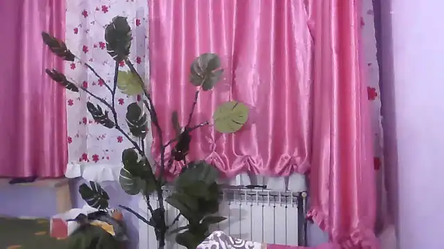 ZIANA43 live cam on StripChat