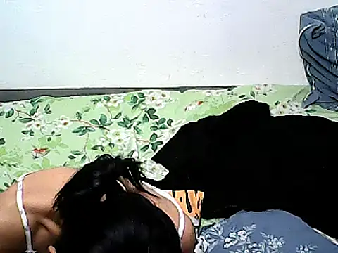 xxhottinybabe live cam on StripChat
