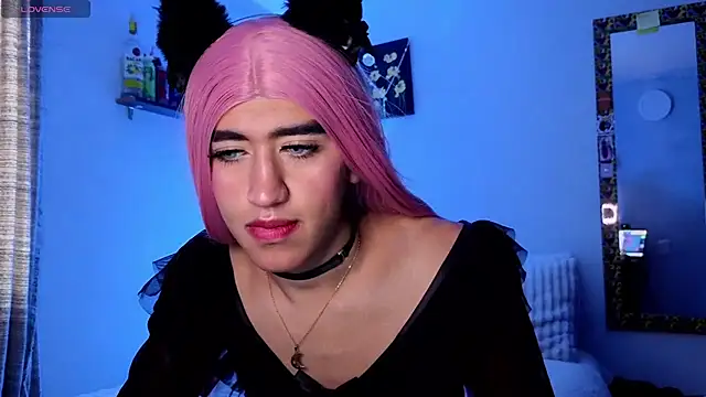 Luna_Sissy_ live cam on StripChat