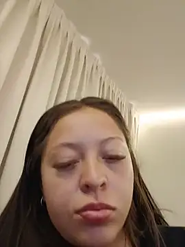 Clara_Belle live sex cam