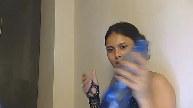 Naira_fit live sex cam