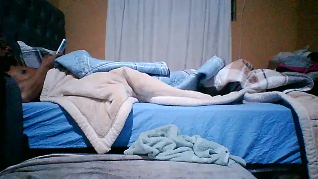 Sgeme325is live cam on StripChat