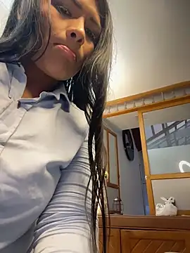 Emilly__Bown_ live cam on StripChat