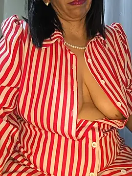Mrsvictoriaaa live cam on StripChat