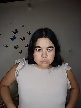 MiiaHott_W live cam on StripChat