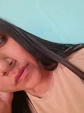 madi23q live cam on StripChat