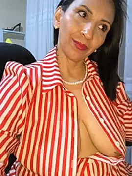 Mrsvictoriaaa live sex cam