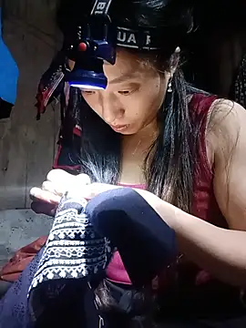 an-orphan live cam on StripChat