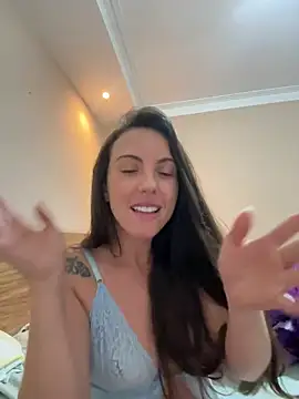 SecretBru live sex cam