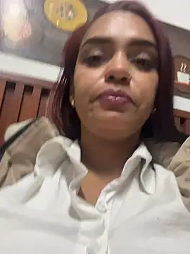 Sara-77 live sex cam