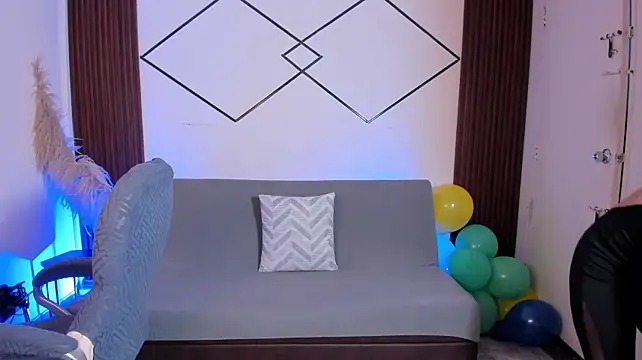 lunaalynch live sex cam