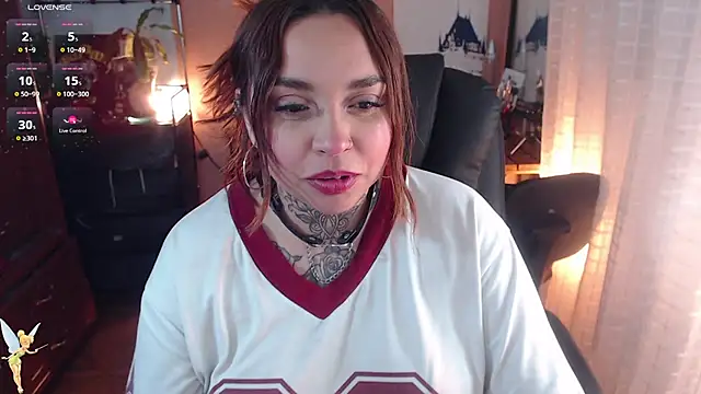 natyk_m live cam on StripChat