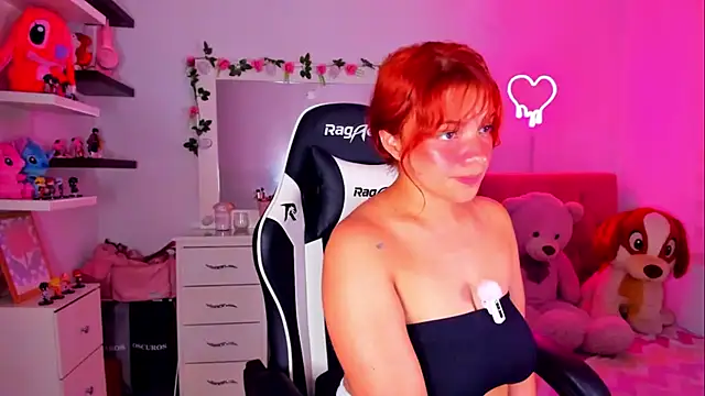 Vannessa__Shy live cam on StripChat