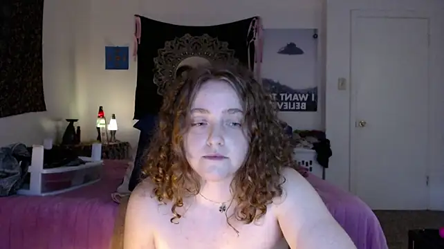 DeliaBlew live cam on StripChat