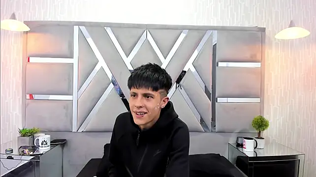 MikeHunteer live sex cam