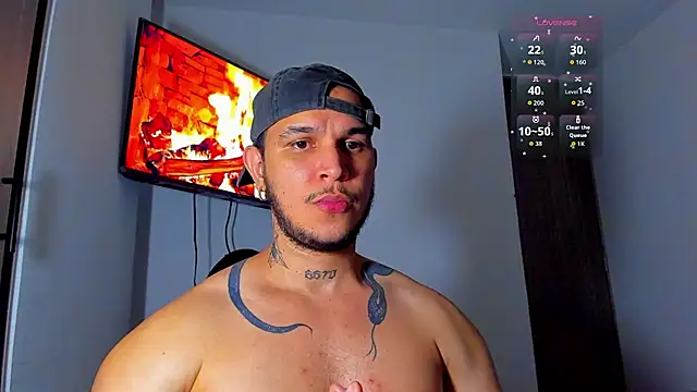 austinoficial live cam on StripChat