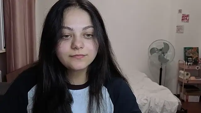 _Mikky_lil_ live cam on StripChat