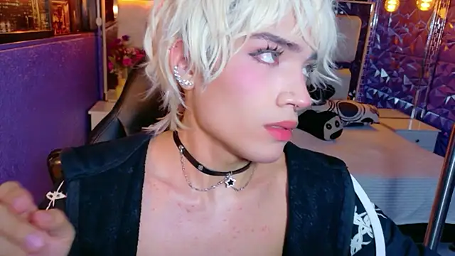 isaac_nova live sex cam