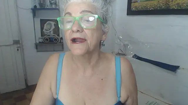 FunnyGrandma live sex cam
