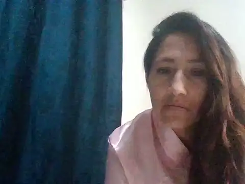 MilaRose00 live cam on StripChat