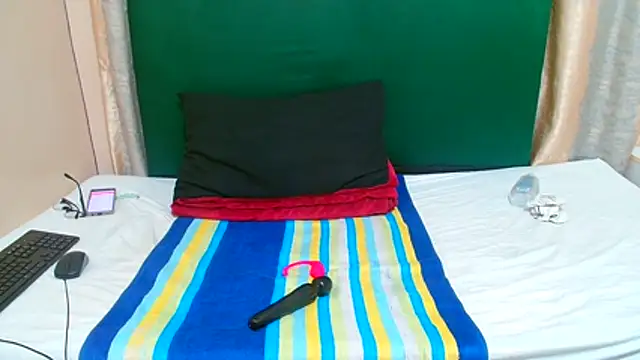 ThickTigress live cam on StripChat