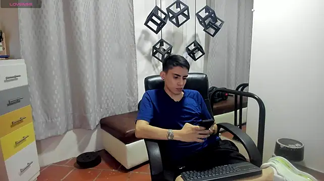 twinkboy_230 live cam on StripChat