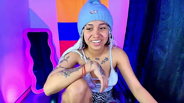 Kehlani_Km live cam on StripChat