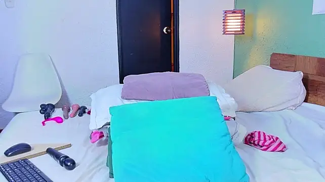 dannaahbrown live cam on StripChat