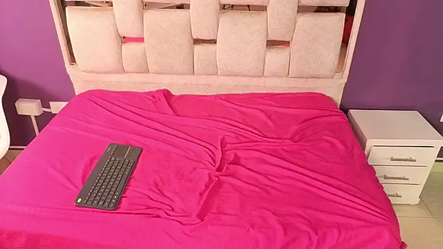 LILA_START live cam on StripChat