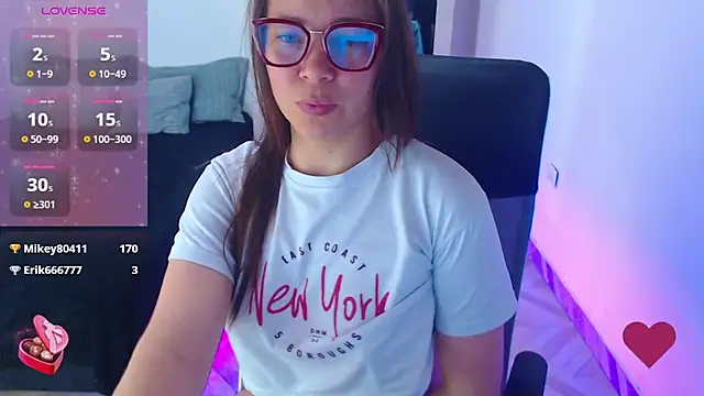 SharonR1 live cam on StripChat