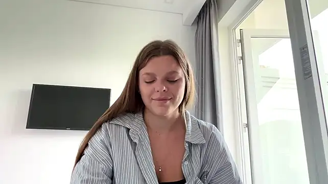 AmieLendor live cam on StripChat