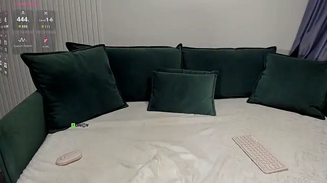 S0FlA live sex cam