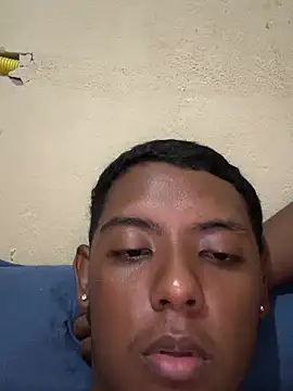 Nuneszs17 live cam on StripChat
