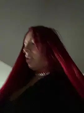 GiaRedd live sex cam