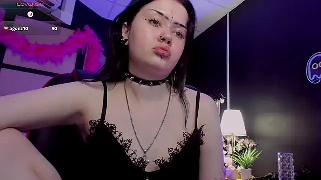 KiraKrahe live cam on StripChat