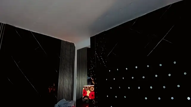 Nayara_K live sex cam
