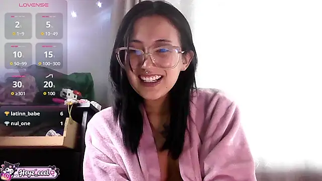 heyzel__ live cam on StripChat