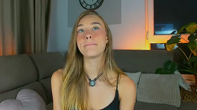 SugarSkye live cam on StripChat