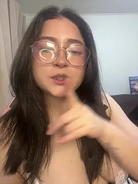 valentinauwu (F young) - Show boobs