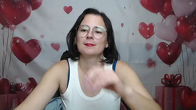 MarieSho live cam on StripChat