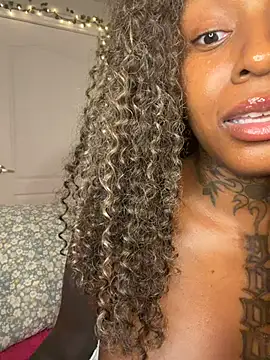 mistisavannah (Ask my age) - GIVE DADDY THAT SLUTTY PUSSY 🤪🤪🤪