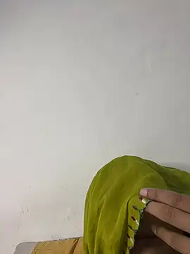 Miss_kanika76 live sex cam