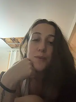 MiaLuxeXX live cam on StripChat