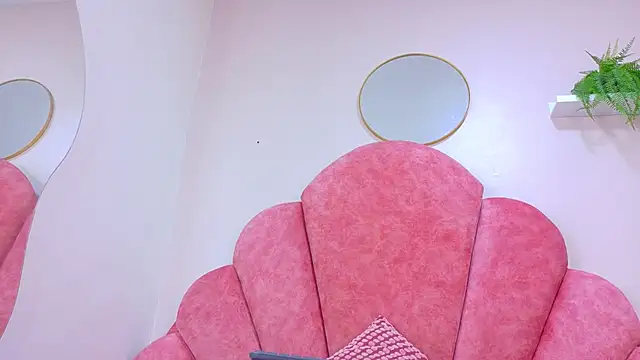 Meganlove__ live cam on StripChat