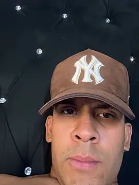 Tonyvelvet live sex cam