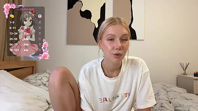 PlatinumLuxe live cam on StripChat