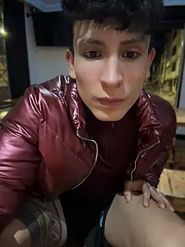 _Tomy08calderon live cam on StripChat