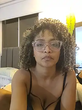 biiancaestradaa (F milf) - Sexy caresses on my body